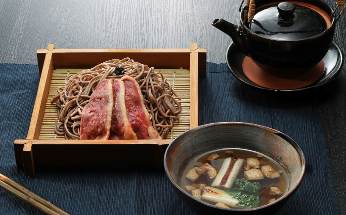 【先行予約】【2026年1月中旬順次発送】希少な国産鴨肉！島根県産野草ミネラル熟成鴨のせいろ蕎麦セット（4人前）【美味しい食べ方レシピ付き】出雲そば 十割蕎麦 鴨肉 かも肉 島根県雲南市/鴨専門店カナール [AIDC008]