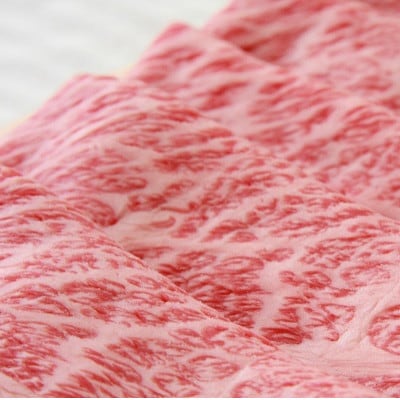 奥出雲和牛肩ロースすき焼き用300g(飯南町)【配送不可地域：離島】