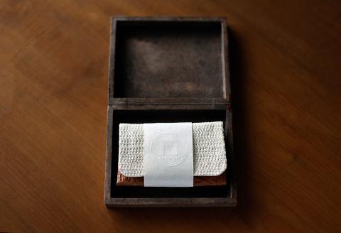 200322石州和紙布織／名刺入れ〈揉紙・柿渋染〉