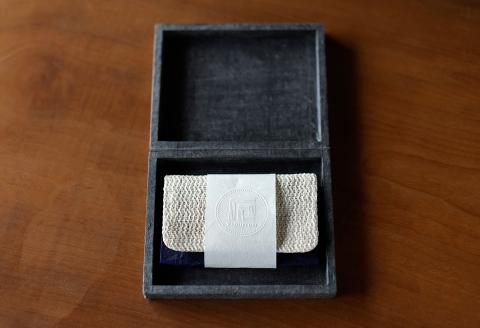 200323石州和紙布織／名刺入れ〈揉紙・藍染〉