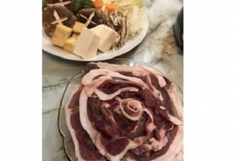 千千香 山くじら鍋の夕食付 1泊2食宿泊チケット 1名様【宿泊券 宿泊チケット チケット 1名 1泊2食付 1泊2食 山くじら鍋 いのしし鍋 猪肉 鍋 ゲストハウス 古民家 個室 完全個室 全て個室 体験 アクティビティ ダーツバー 遊べる Iターン 有効期限1年間 コロナ対策あり 旅行 島根県 美郷町】