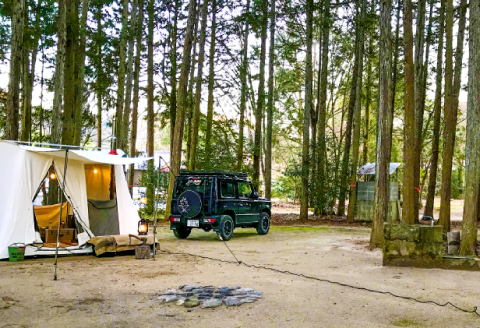 石見ワイナリー カヌーの里おおち オートキャンプ場 プライベートサイト 宿泊補助券【3000円分 アウトドア キャンプ 宿泊 車2台 自然 プライベート ペット同伴可能 のんびり 焚き火】