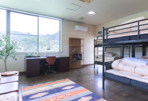 多目的リバーサイドハウスファームDaiwa宿泊利用券（3名）【キャンプ フリースタイル 1日1組 限定 1泊 朝食付き 秘密基地】