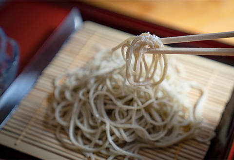 農家レストランの石臼挽き手打ちした十割蕎麦2名様お食事券
