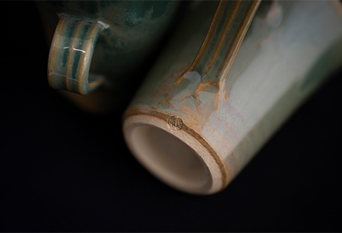 【青山窯】錆浅葱色と白の濃淡が味わい深い綾焼き〈マグカップ2個セット〉