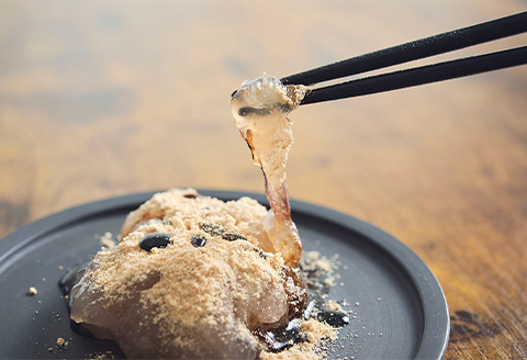 本わらび粉100%!なめらか『もちとろわらび餅』(150g×2個)きなこ・黒蜜付き【配送不可地域：離島】