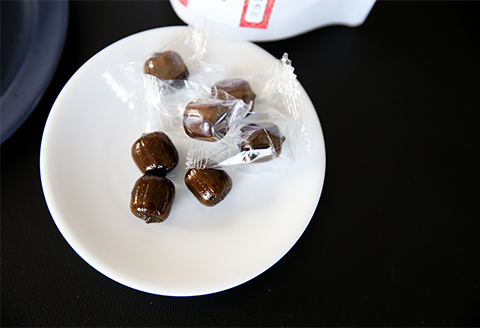 冬虫夏草で作った養生茶＜ティーパック10包＞1袋と冬虫夏草あめ＜15個＞2袋のセット