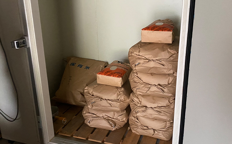 山間の清流を引き込んだ田んぼで作った「きぬむすめ玄米」5kg(令和7年)