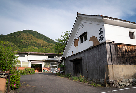 日本酒の老舗酒造がつくった米焼酎と里芋焼酎の人気銘柄2本セット