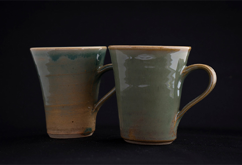 【青山窯】錆浅葱色と白の濃淡が味わい深い綾焼き〈マグカップ2個セット〉