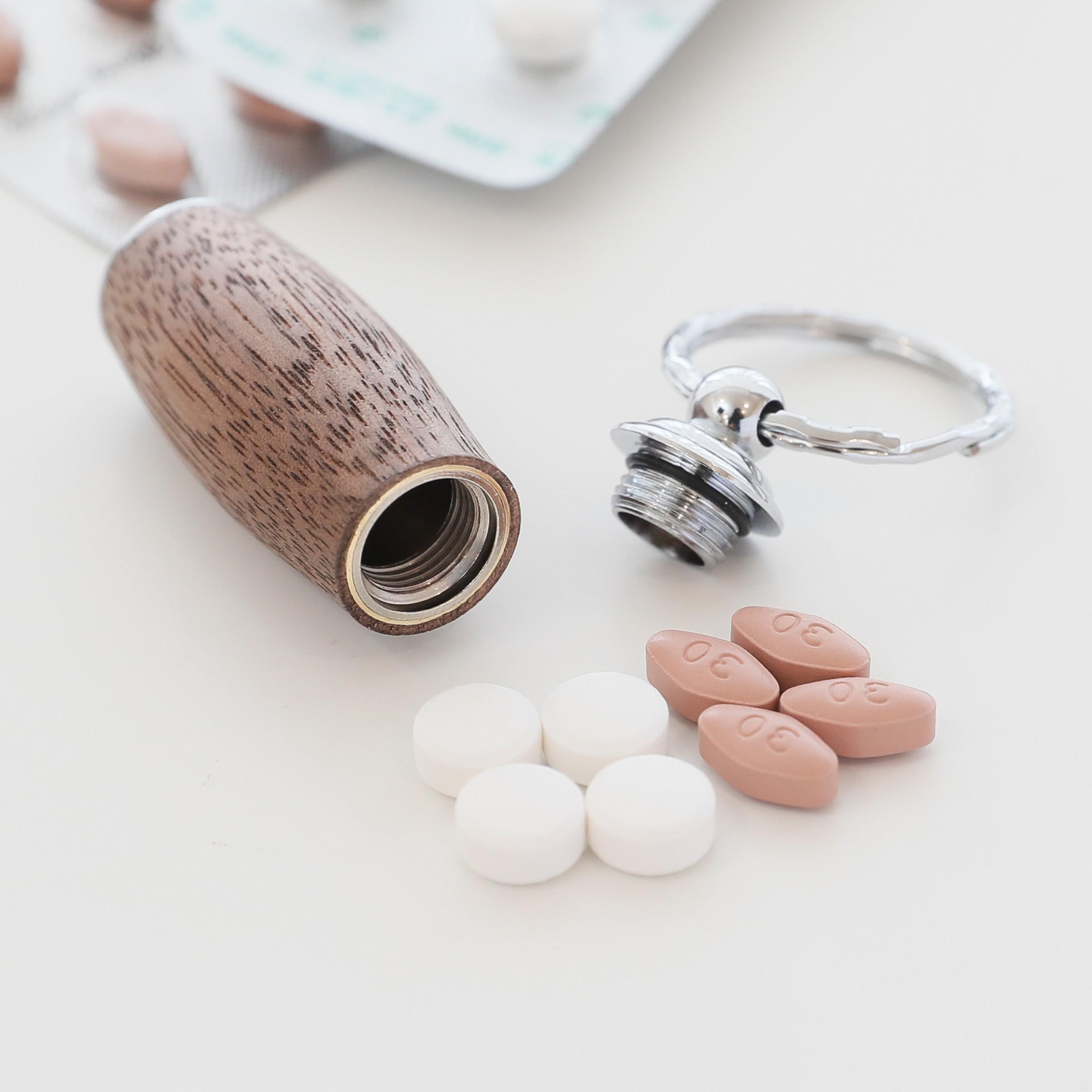【メイプル】ピルケース  木製 薬ケース 携帯用 キーホルダー 薬入れ 小型 ミニ 錠剤 サプリメントケース 日本製  kitoen（木と縁）