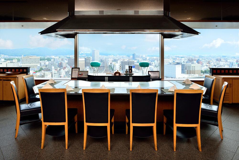 ホテルグランヴィア岡山 レストランご招待券 備彩ペア食事券 50,000円×1枚