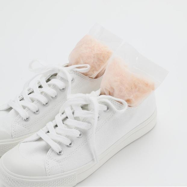 天然ヒノキの消臭・除湿剤 20個入り くりかえし使える 衣類消臭剤 衣類除湿剤 除湿剤 消臭剤 調湿 国産ヒノキ おがくず 無添加 天然素材 タンス 引き出し 靴箱 押し入れ 靴 ブーツ 湿気対策 クローゼット 衣装ケース 衣類 収納 セーター 湿気取り 吊り下げ 衣替え kitoen（木と縁）