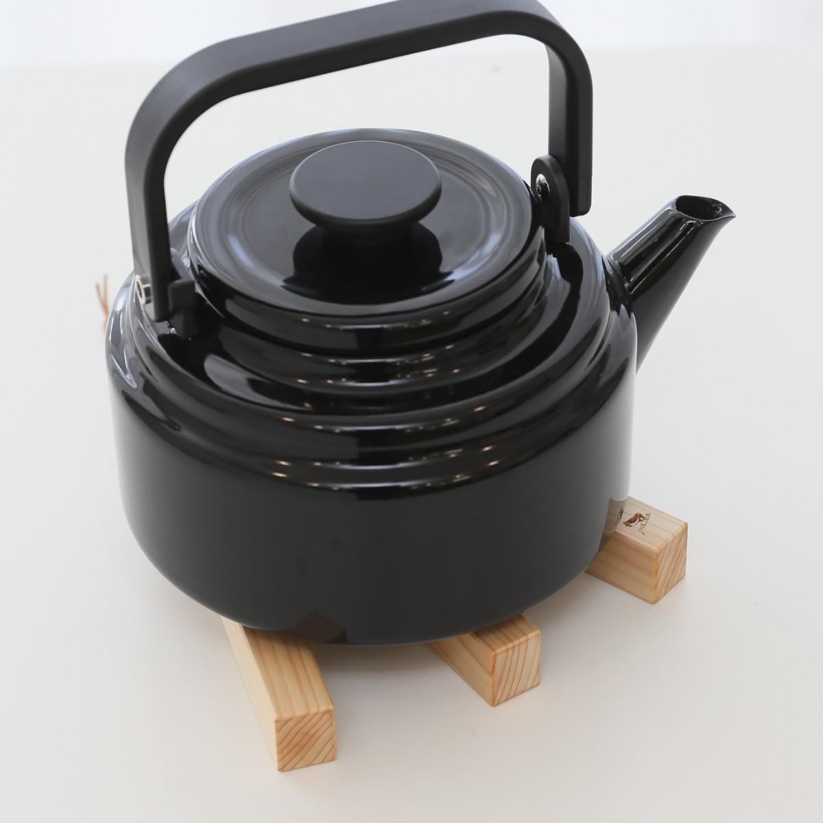 木製 鍋敷き  天然木 無垢材 耐熱  キッチン用品  ヒノキ  日本製  kitoen（木と縁）