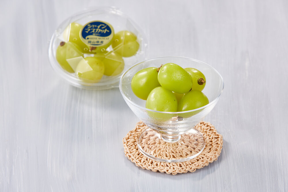 ぶどう 2026年  岡山市産 シャインマスカット 粒（カップ）100g×12  渡邊農園