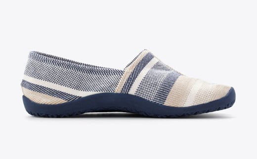 足袋型シューズ『たびりら』カラー：海【24.5cm】【倉敷市産 国産 靴 くつ シューズ 足袋型コンフォートシューズ 足袋シューズ 足袋 軽い 綿100％ 岡山県 倉敷市 おすすめ 人気】