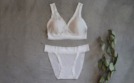 シルク／ショーツ　グレー （M）【下着 ショーツ パンツ シルク 衣類 ソフトな着け心地 岡山県 倉敷市 おすすめ 人気】