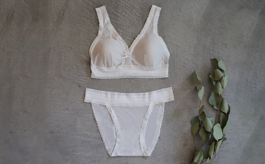 シルク／ソフトブラ　グレー （M）【下着 ブラ ブラジャー ソフトブラ シルク 衣類 ソフトな着け心地 岡山県 倉敷市 おすすめ 人気】