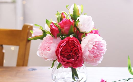 水換え不要!!ピオニー（芍薬）の花瓶に入った花束：Pink【2色】【ハンドメイド アーティフィシャルフラワー 造花 芍薬 しゃくやく 花瓶 お花 花 岡山県 倉敷市 おすすめ 人気】