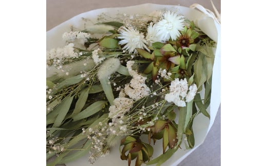 【ホワイト】フローリスト おまかせ ブーケ ドライフラワー ラッピング付き 色とりどり