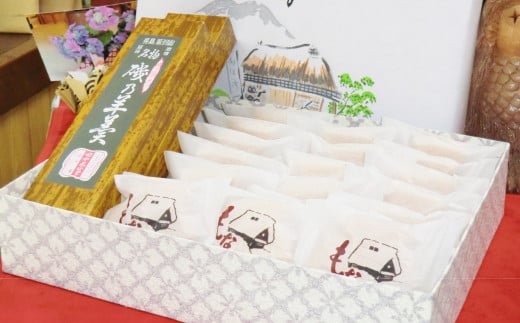 【磯乃羊羹（1本330g×2本）＋ふる里最中20個】 貼箱入詰め合わせ 【羊羹 ようかん 最中 もなか 和菓子 菓子 ギフト 贈答用 岡山県 倉敷市 おすすめ 人気】