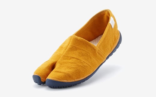 足袋型シューズ『たびりら』カラー：月【23.0cm】【倉敷市産 国産 靴 くつ シューズ 足袋型コンフォートシューズ 足袋シューズ 足袋 軽い 綿100％ 岡山県 倉敷市 おすすめ 人気】