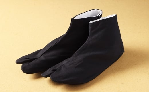 雲才足袋四枚馳黒底【28.0cm】