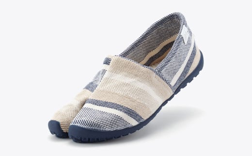 足袋型シューズ『たびりら』カラー：海【25.5cm】【倉敷市産 国産 靴 くつ シューズ 足袋型コンフォートシューズ 足袋シューズ 足袋 軽い 綿100％ 岡山県 倉敷市 おすすめ 人気】