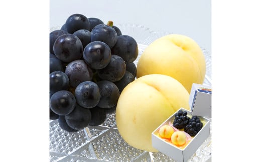 【先行予約】岡山県産 詰合せ/白桃2玉とニューピオーネ2房 化粧箱入り【2026年7月下旬～8月上旬まで順次発送予定】【もも 桃 白桃 ぶどう ニューピオーネ 果物 フルーツ 国産 人気 おすすめ 岡山県 倉敷市】