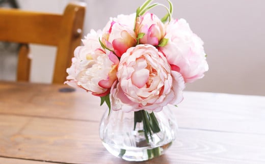 水換え不要!!ピオニー（芍薬）の花瓶に入った花束：Pink【1色】【ハンドメイド アーティフィシャルフラワー 造花 芍薬 しゃくやく 花瓶 お花 花 岡山県 倉敷市 おすすめ 人気】