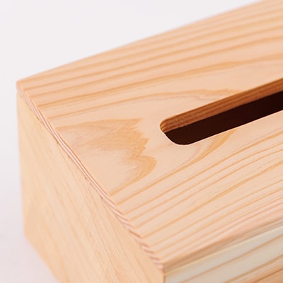 無垢の杉を使ったティッシュケース