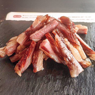 津山名物 いぶし銀の干し肉食べ比べ500g(モモ・ひわら) 津山に伝わる独自の文化で育った熟成肉【配送不可地域：離島】