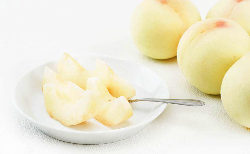 桃 2026年 先行予約 岡山 白桃 5玉（1玉310g以上）等級：ロイヤル指定／糖度：12度以上 木箱入り もも モモ 岡山県産 国産 フルーツ 果物 ギフト