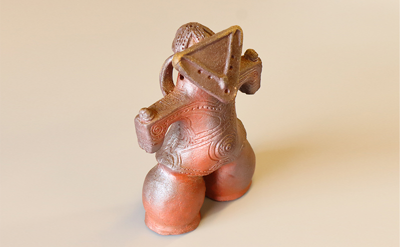 土偶 国宝土偶「仮面の女神」（長野県　茅野市尖石縄文考古館蔵）【備前焼 東児の花窯】