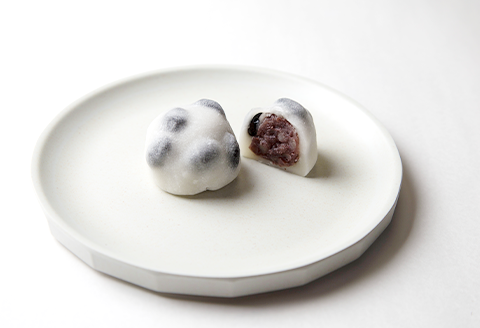 52-02和菓子の王道！黒豆大福１５個（里山工房和菓子たむら）