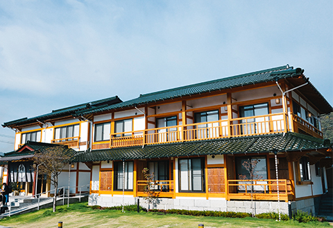 皇室ゆかりの宿「舞鶴楼の貴賓室」で最大4名様 １泊２食・星空観望ツアー付 ＜ホテル宿泊券＞