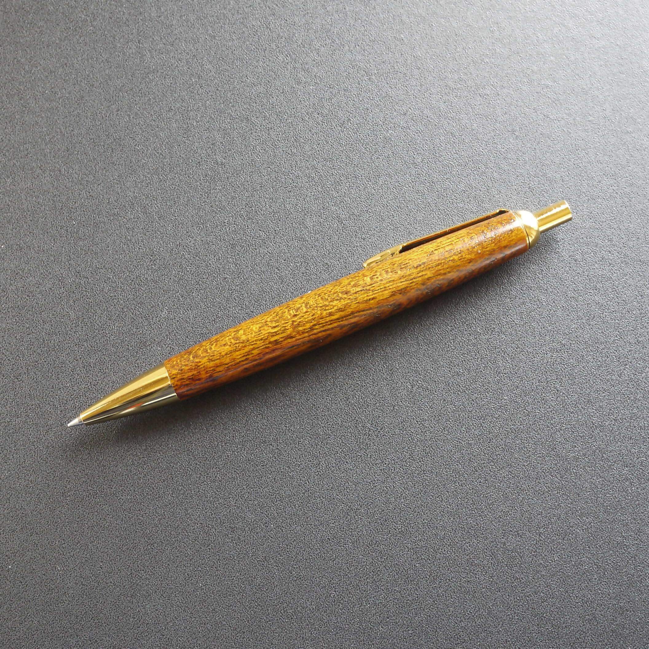 【漆工芸・黄薇彫】木軸・漆塗りボールペン／ケヤキ・拭き漆020-020