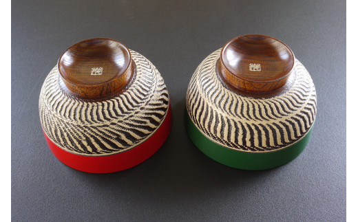 【漆工芸・黄薇彫】ケヤキ・汁椀（乱線文様）／赤・緑ペア055-001