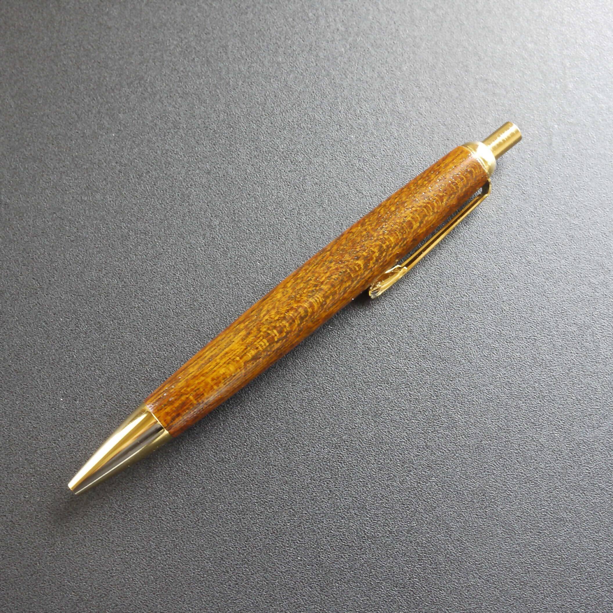 【漆工芸・黄薇彫】木軸・漆塗りボールペン／ケヤキ・拭き漆020-020