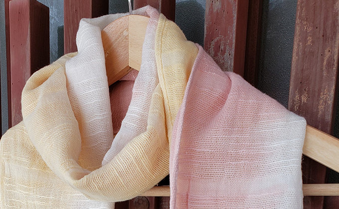 【麻田百貨店】ベンガラ染 タオルマフラー 黄色×ピンク グラデーション