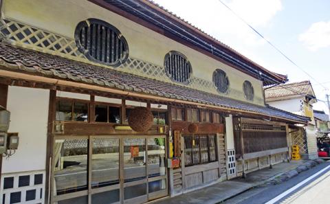 純米大吟醸「櫻芳烈」と本醸造「備中松山城」(1,800ml×2本)