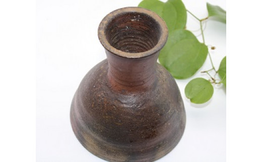 備前焼　足つき花ポット（登り窯焼成）
