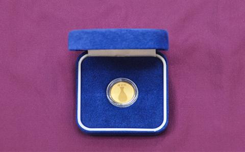 【天満屋選定品】純金製(3ｇ)備前市オリジナルメダル(備前焼モチーフ)【備前市オリジナル 純金 メダル】