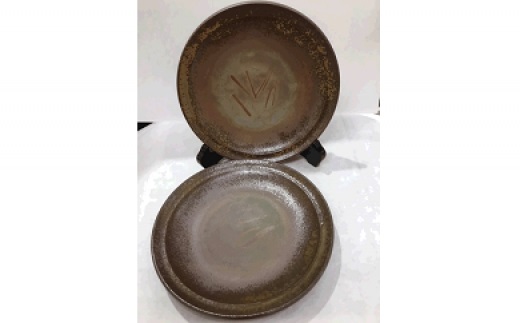 【天満屋選定品】 7.5寸丸皿ペア 【 備前焼 胡麻焼 伝統工芸品 0040-I-054 】