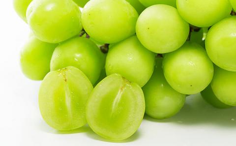 ぶどう 2024年 先行予約 シャイン マスカット 桐箱 1房入り 800g以上 ブドウ 葡萄 岡山県産 国産 フルーツ 果物 ギフト 内藤ぶどう園