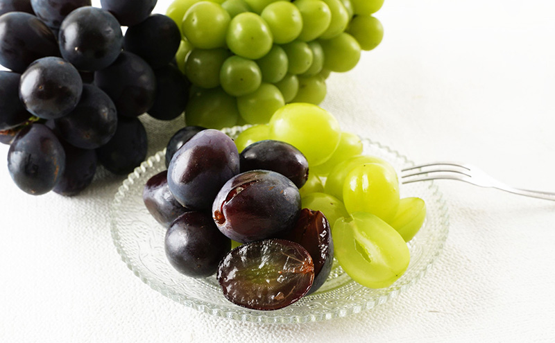 ぶどう 2026年 先行予約 果物 詰合せ ニュー ピオーネ 1房480g以上 シャイン マスカット 晴王 1房 480g以上 化粧箱入り  岡山県産 国産 フルーツ 果物 ギフト 贈答品 フルーツ詰め合わせ 食べ比べ