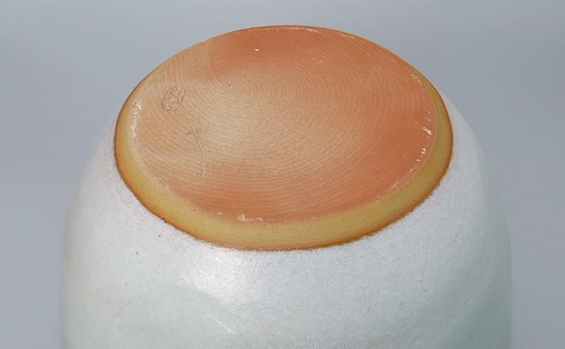 【高島屋選定品】虫明焼窯元 淡緑釉壺（黒井千左作）