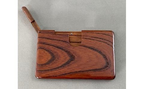 木 の 名刺入れ  (漆塗り／ケヤキ） bolly木工房 木材 ビジネスシーン 工芸品 雑貨 日用品