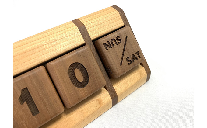 bolly木工房 木 の サイコロ型 万年カレンダー （ウォールナット/アルファベット） カレンダー 木製 インテリア 雑貨 日用品