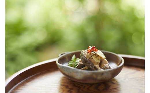 山の宝 アマゴ缶詰 ３種セット（ギフトボックス付） / 岡山県 真庭市 しげや 缶詰 長期保管 おつまみ アマゴ 酒香漬 オイル煮 燻製 アヒージョ 贈答 ギフト 手土産 お取り寄せ 【shigeya002-01】